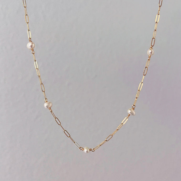 DAINTY PAPERCLIP PEARL | NECKLACE