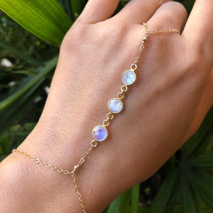 MOON GODDESS | RAINBOW MOONSTONE | HAND CHAIN
