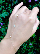 Load image into Gallery viewer, FRESHWATER PEARL |  HAND CHAIN