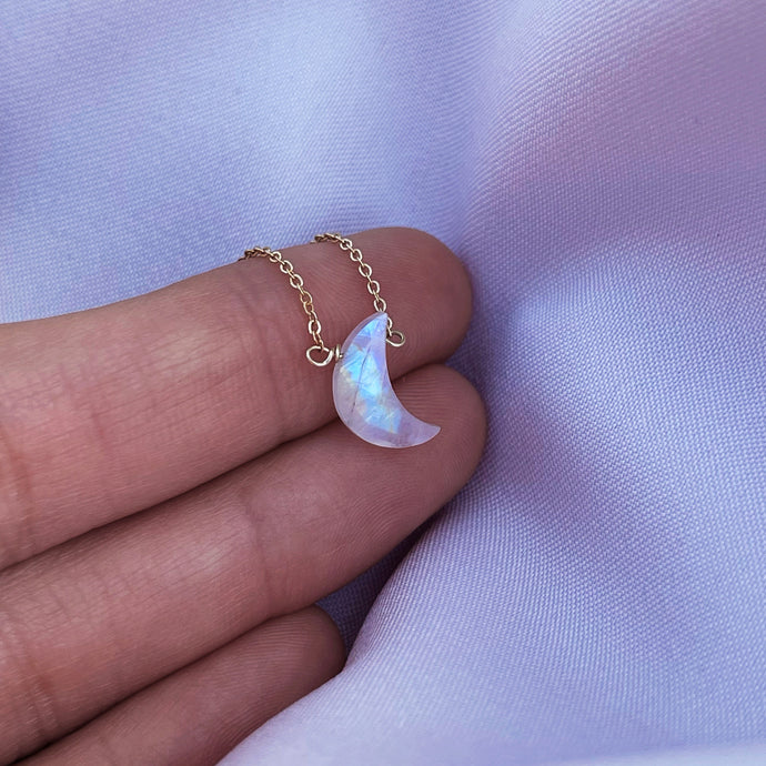 CRESCENT MOONSTONE | NECKLACE