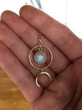 Load image into Gallery viewer, SOLAR ECLIPSE MOONSTONE | NECKLACE