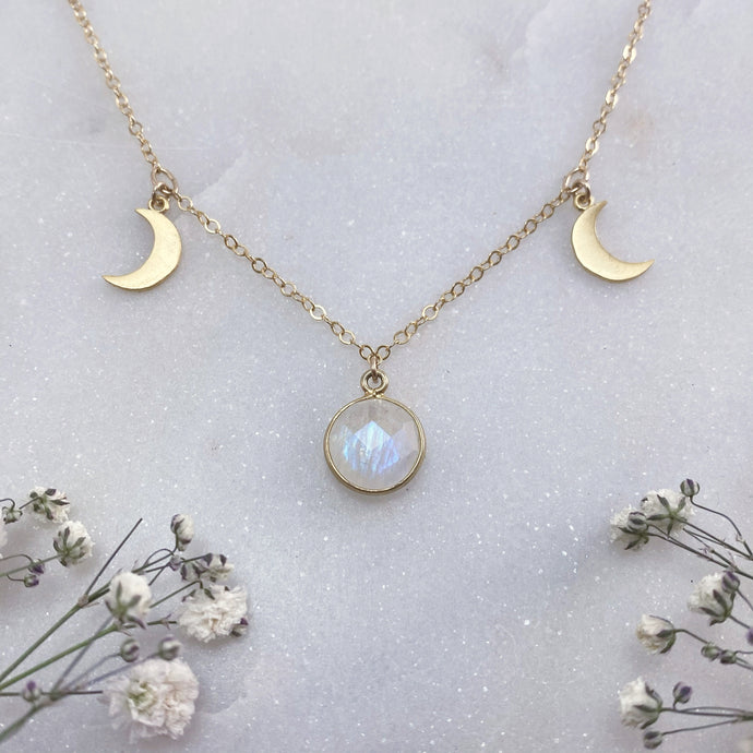 TRIPLE MOON GODDESS | NECKLACE