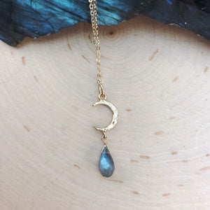 LABRADORITE MOON | NECKLACE